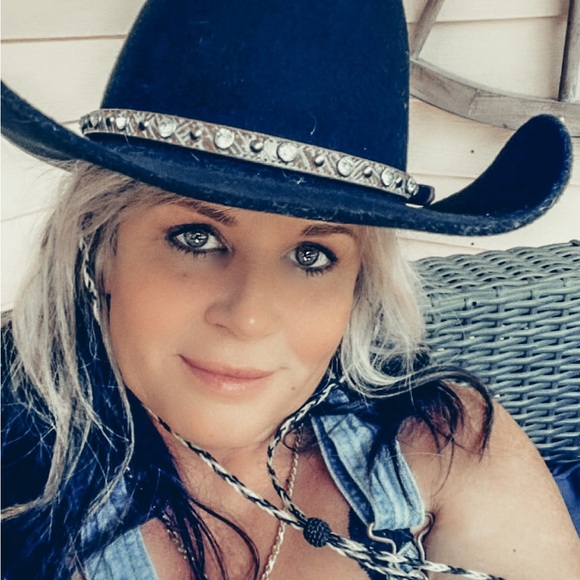 Meet your Posher, Stacey - Picture 1 of 1